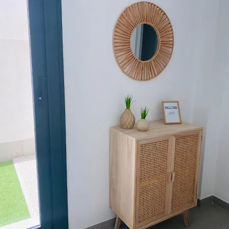 Bonito Apartamento De 2 Habitaciones Con Terraza Malaga Exterior photo