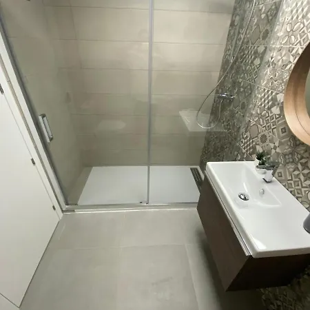 Bonito Apartamento De 2 Habitaciones Con Terraza Malaga Exterior photo