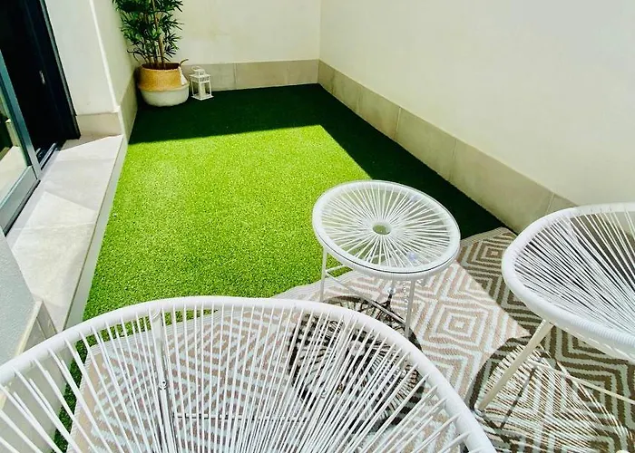Bonito Apartamento De 2 Habitaciones Con Terraza